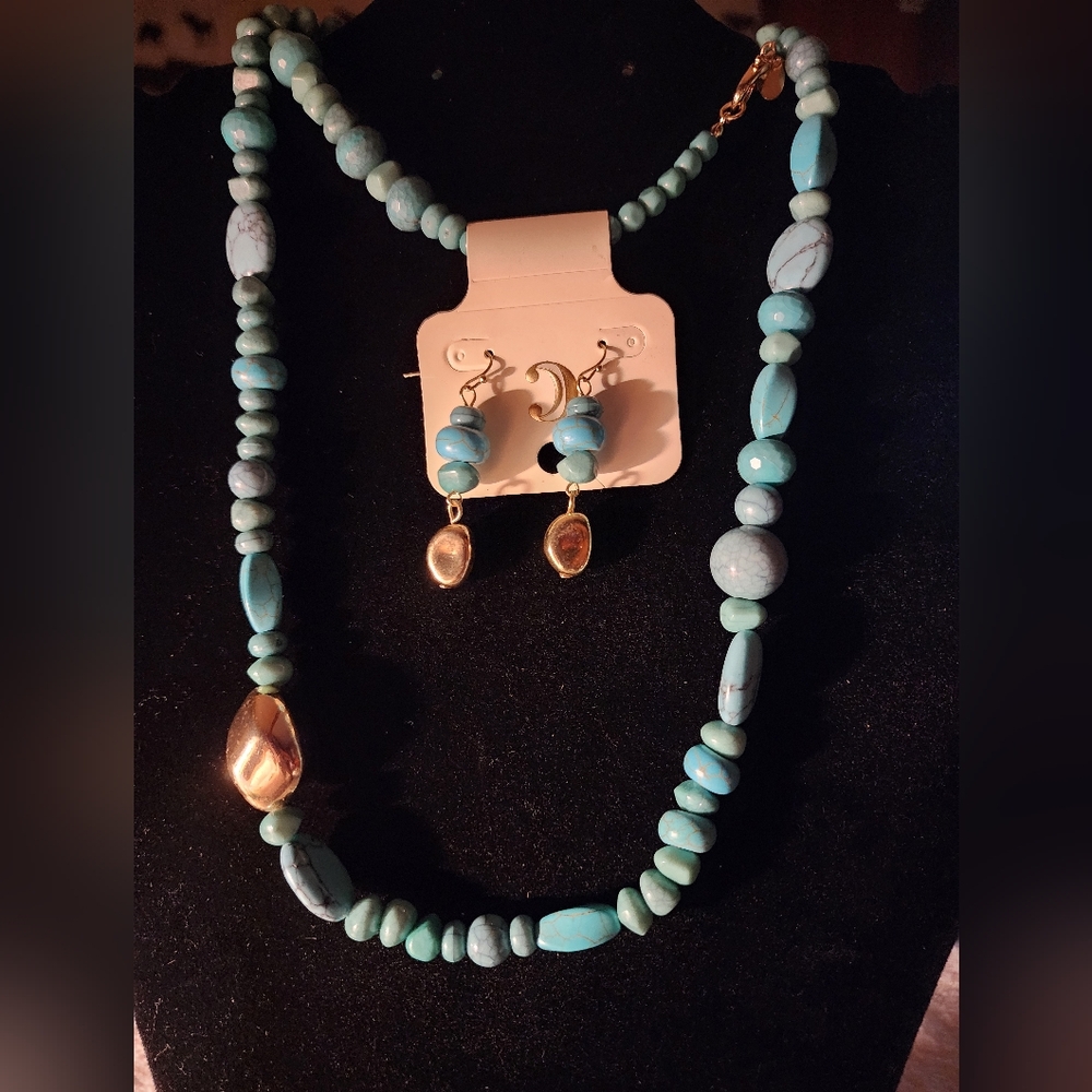 Charming Charlie Faux Turquoise and Gold Beaded Necklace and Earring Set NWT